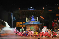 공연 ‘센과 치히로의 행방불명’, 관객 박수로 개막 주간 장식