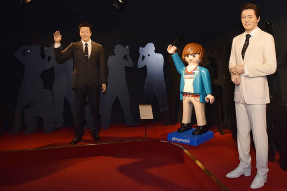 플레이모빌이 한류스타 밀랍인형과 함께 전시된 모습. 그레뱅 뮤지엄이 여름을 맞아 '플레이모빌 월드스타' 특별전을 기획했다.(사진=그레뱅 뮤지엄)