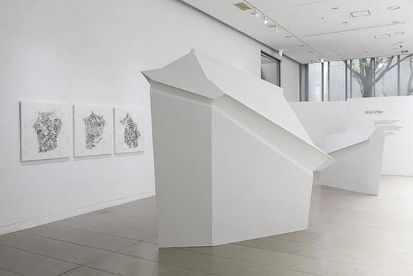 조종성의 '이동시점에서 본 풍경'이 설치된 모습.