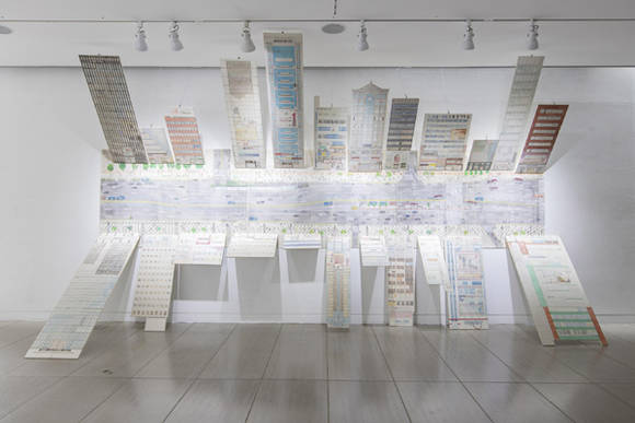 정희우, '강남대로'. 장지에 수묵채색, 180 x 500 x 150cm. 2011.