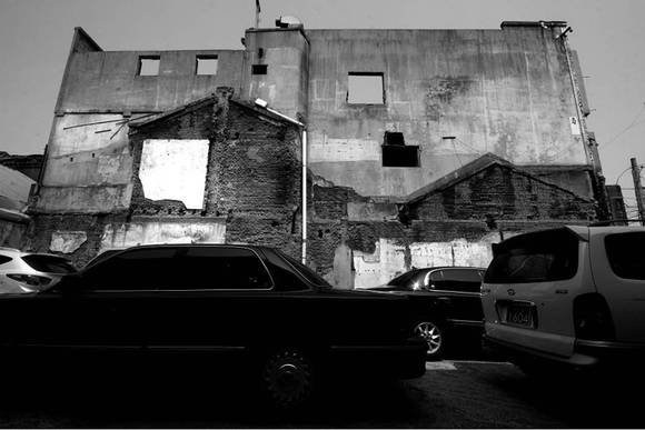 후지모토 타쿠미, '대구(大邱)'. 디지털 프린트, 111.8 x 158cm. 2012.