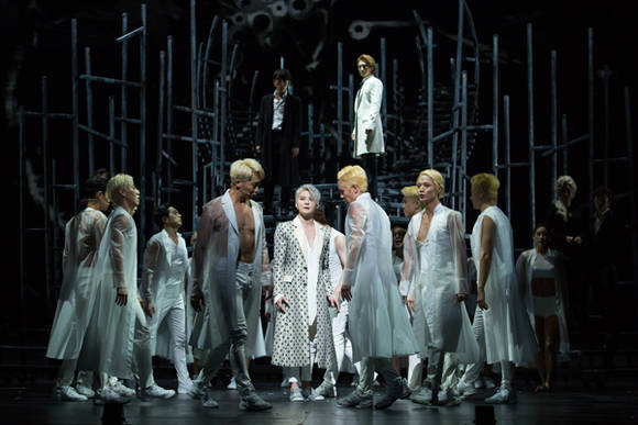 본격적으로 관람객 앞에 첫발을 내딛은 창작 뮤지컬 '도리안 그레이'의 한 장면.(사진=씨제스컬쳐)