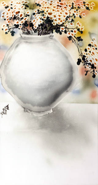 오만철, '반추(反芻) - 달항아리'. 백자도판 1330℃ 환원소성, 44 x 81cm. 2015.