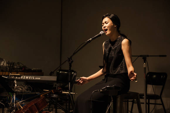 '모던심청' 공연사진. 전통예술 해외진출 플랫폼 저니투코리안뮤직은 올해에도 다양한 공연단을 소개한다.(사진=예술경영지원센터)