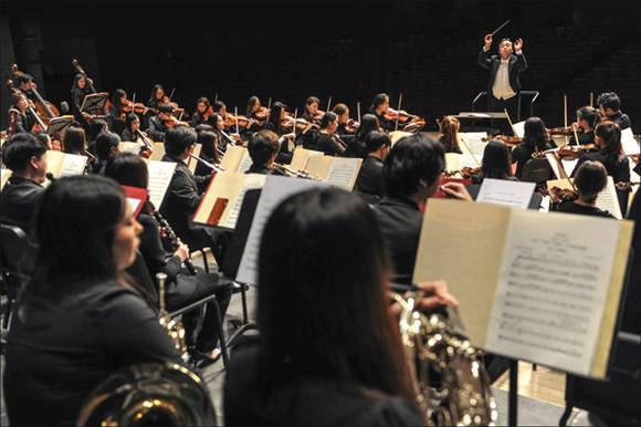 서울시유스오케스트라가 10월 1일 세종문화회관 대극장에서 '위대한 작곡가 시리즈 - 말러' 공연 및 예술감상교육 꿈다락 토요문화학교 예술감상교육'을 연다.(사진=세종문화회관)