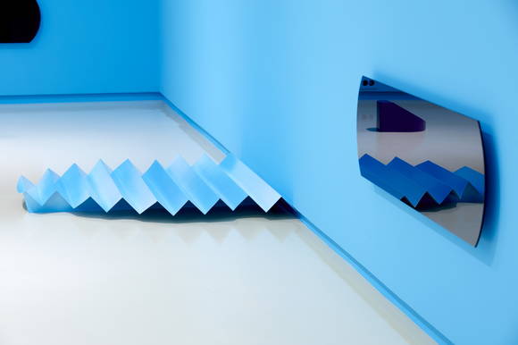 잭슨홍, '오토파일럿'. 혼합재료, 가변크기. 2016. (사진 = 페리지갤러리)