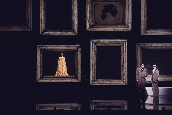 창작가무극 '잃어버린 얼굴 1895'는 '고종의 사진은 남아 있는 반면 명성황후의 사진은 왜 단 한 장도 남아 있지 않을까' 하는 미스터리한 역사적 사실에서 출발한다.(사진=서울예술단)