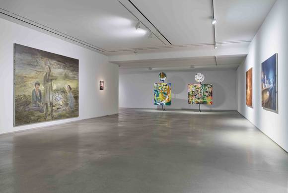 '트윈 픽스'의 지하 전시장 모습. 작가 이제, 백경호, 최은경(왼쪽부터)의 작업이 보인다. (사진 = 하이트컬렉션)