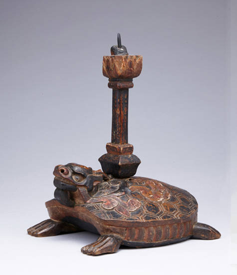 구룡형촛대(龜龍形燭臺). 38.5(높이) x 24.7(너비) x 29.2(길이)cm. 조선 19세기.