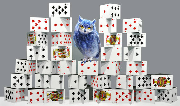 전병태그 'Card tower - Owl(카드타워 - 부엉이)'. 캔버스에 오일, 193.9 x 112.1cm. 2016.