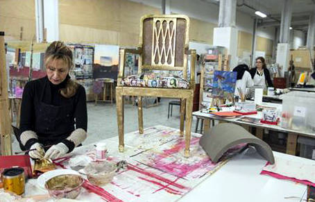 파리 12구에 위치한 아틀리에 엉 꼬맹은 대안적 공공 아틀리에로 제시됐다. 사용자는 일정 등록금을 내고, 공간에 마련된 작업 도구를 자유롭게 사용할 수 있다.(사진=박지은 박사)