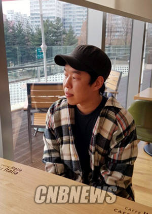 김다겸 작가. (사진 = 윤하나 기자)