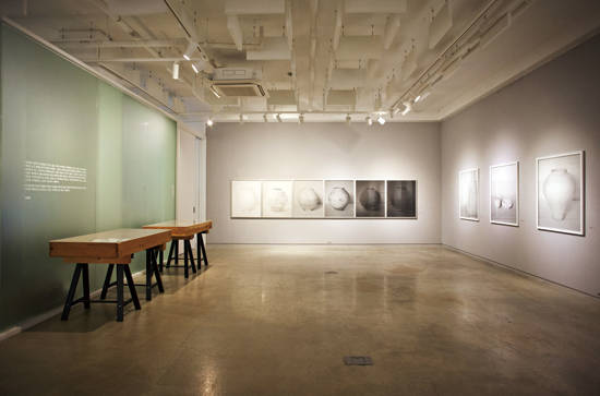 구본창, ‘백자의 시간’(2015) 전시장. 사진제공 = 이도 아뜰리에