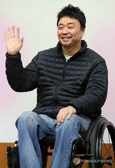 영화 감독으로 데뷔한 가수 강원래. (사진= 연합뉴스)