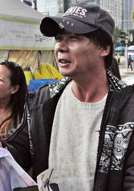 팝 아티스트 이하 작가. (사진=이하 작가의 페이스북)