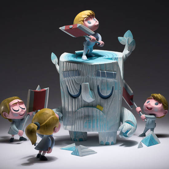 코어스는 귀여운 조각에 살벌한 현실의 이야기를 담아 보여준다.