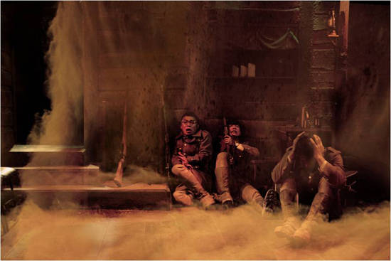 제1차 세계대전 참호가 배경인 연극 '벙커 트릴로지'.(사진=㈜아이엠컬처)