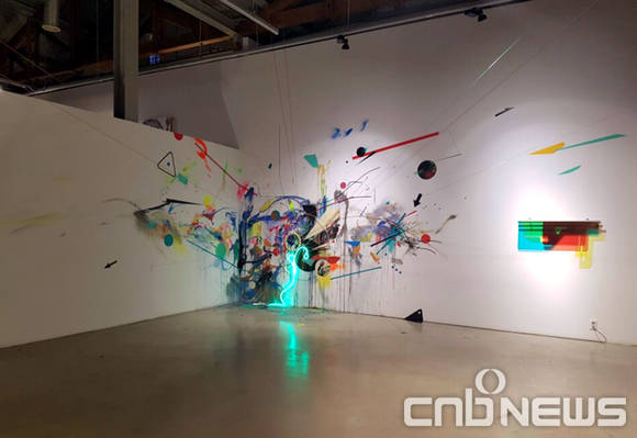 위영일, '냉무 2'. 가변크기, 혼합매체. 2016. (사진=윤하나 기자)