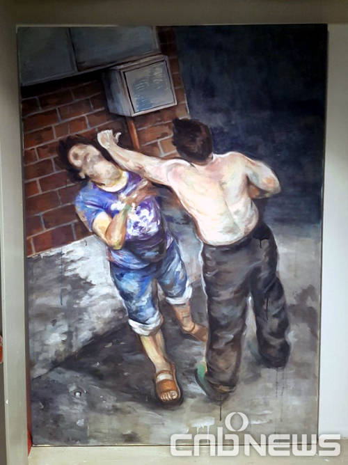 조원득, '잘못된 게임'. 210 x 150cm, 한지에 혼합채색. 2016. (사진=윤하나 기자)