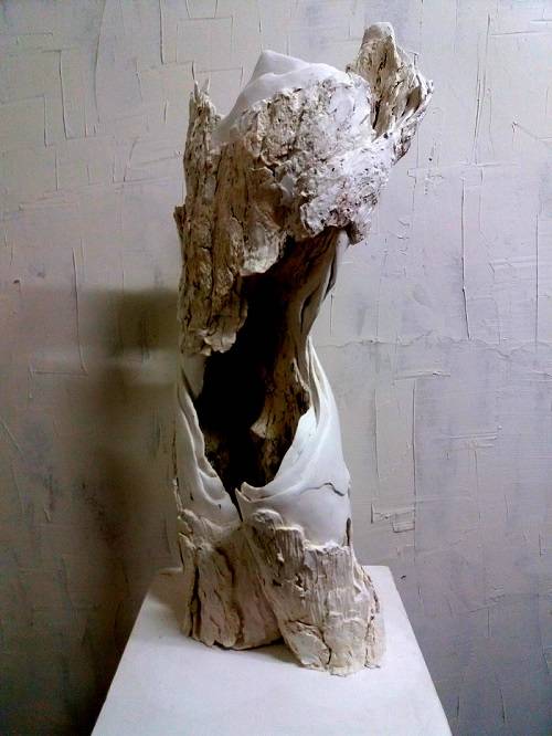 양승연, ‘Empty heart-man(공허한 마음-사람)’. 브론즈, 23 x 28 x 168cm. 2017.