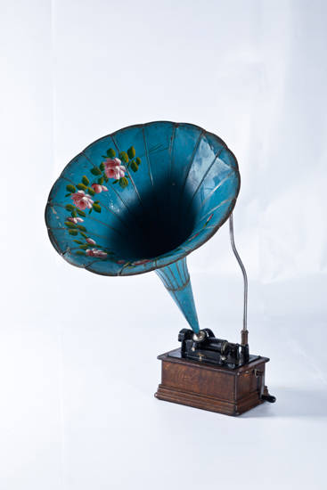 LOT. 208번 에디슨사의 ‘에디슨 홈 포노그래프(Edison Home Phonograph)’.(사진=서울옥션)
