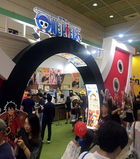 대원미디어의 자회사 대원씨아이가 8월 4~6일 열린 ‘코믹콘 서울 2017’에 인기 만화 ‘원피스’의 해적선 콘셉트로 부스를 꾸렸다.(사진=대원씨아이)