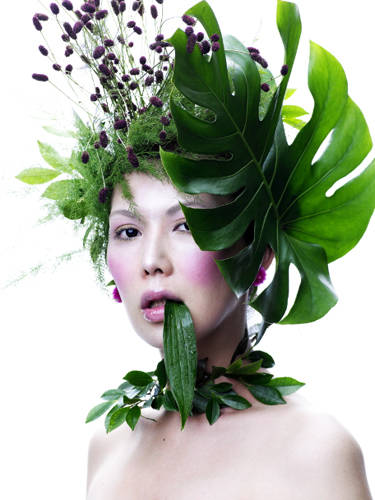 퓨피루, ‘자화상#36 불 빛 쪽으로 돌아서는 소녀’. 잉크젯 프린트, 56 x 42. 2005~2008.