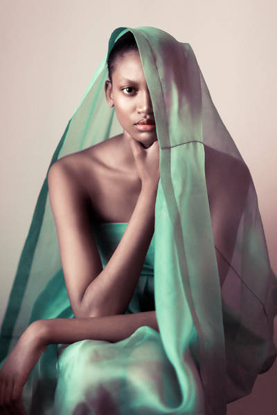 하찌, ‘원더랜드(Wonder Land) 타브랜 하워드(Tabran Howard)’. 캔버스에 디지털 프린트, 50 x 72.7cm. 2017.