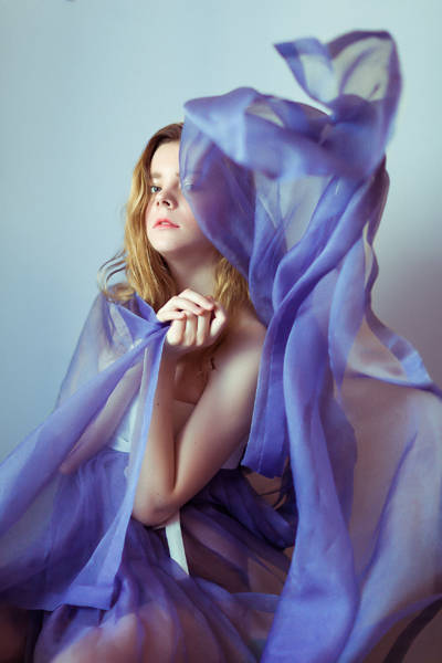 하찌, ‘원더랜드(Wonder Land) 리자베타 크베트코(Lizaveta Kvetko)’. 캔버스에 디지털 프린트, 50 x 72.7cm. 2017.