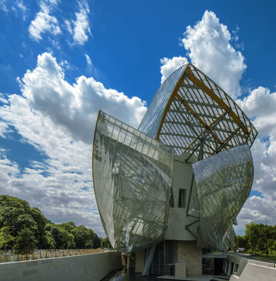 뉴욕 현대미술관의 소장품 약 200여 점이 파리 루이 비통 재단 미술관에 전시된다. 사진은 루이 비통 재단 미술관.(사진=루이 비통 재단 미술관, 촬영=토드 에버를)